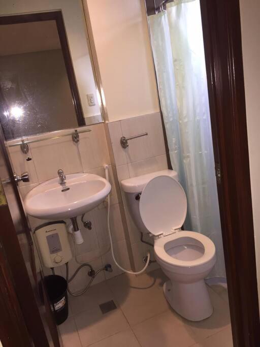 Spacious Studio Apartment B206 view 3