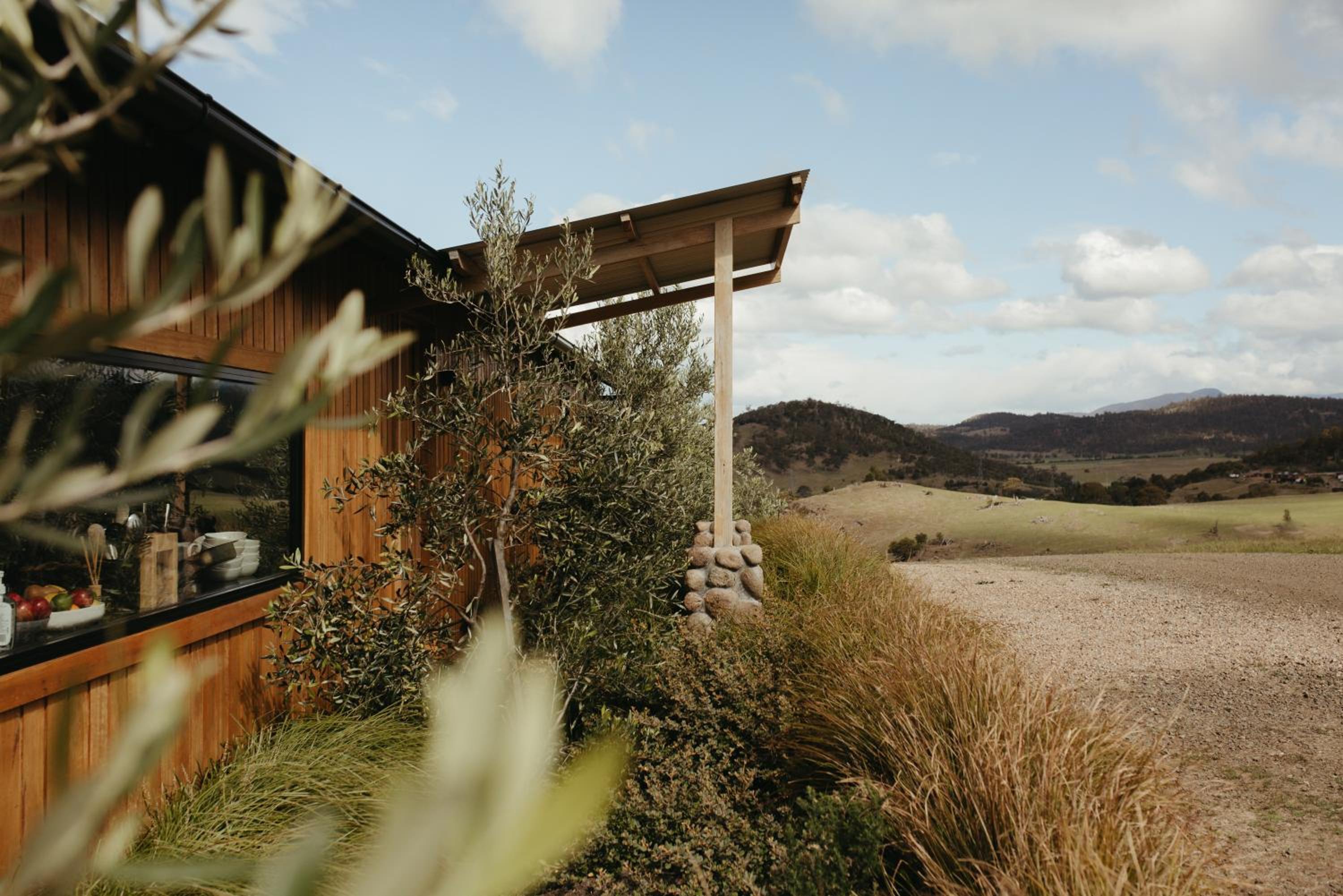 The Picker's Hut - Luxury Farm Stay