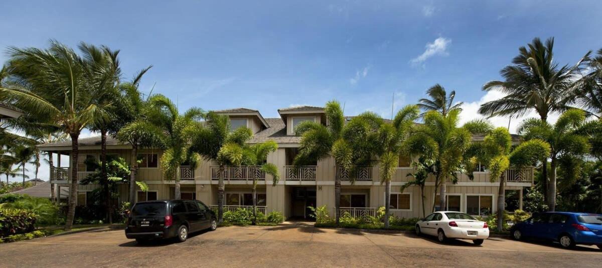 Hotel H223 Second Floor 4-bedroom Garden ViewH223 Second Floor 4-bedroom Garden View - Image 1