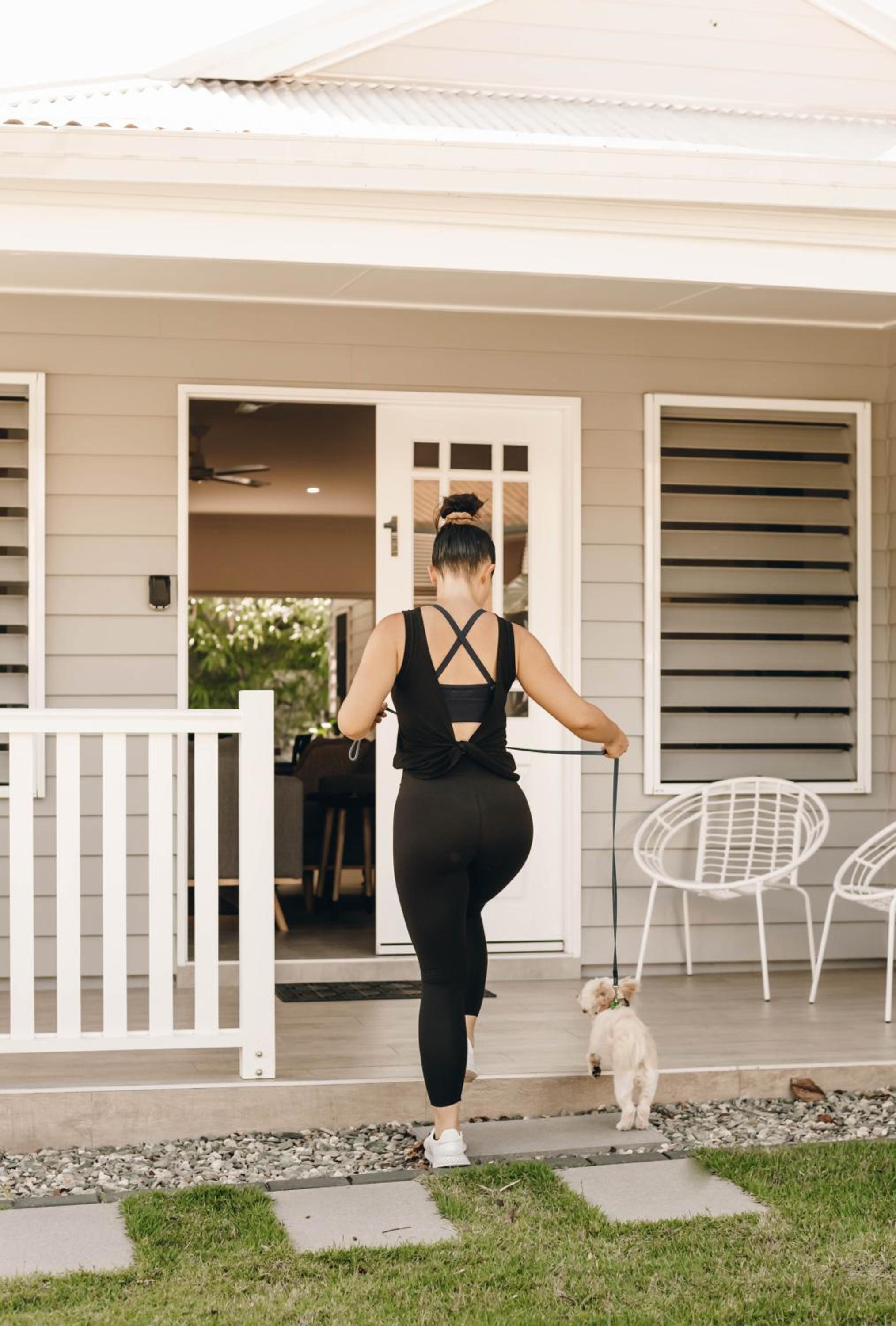 Hamptons Spa Villa - Edge Hill Cairns sleeps 9 Pet Friendly