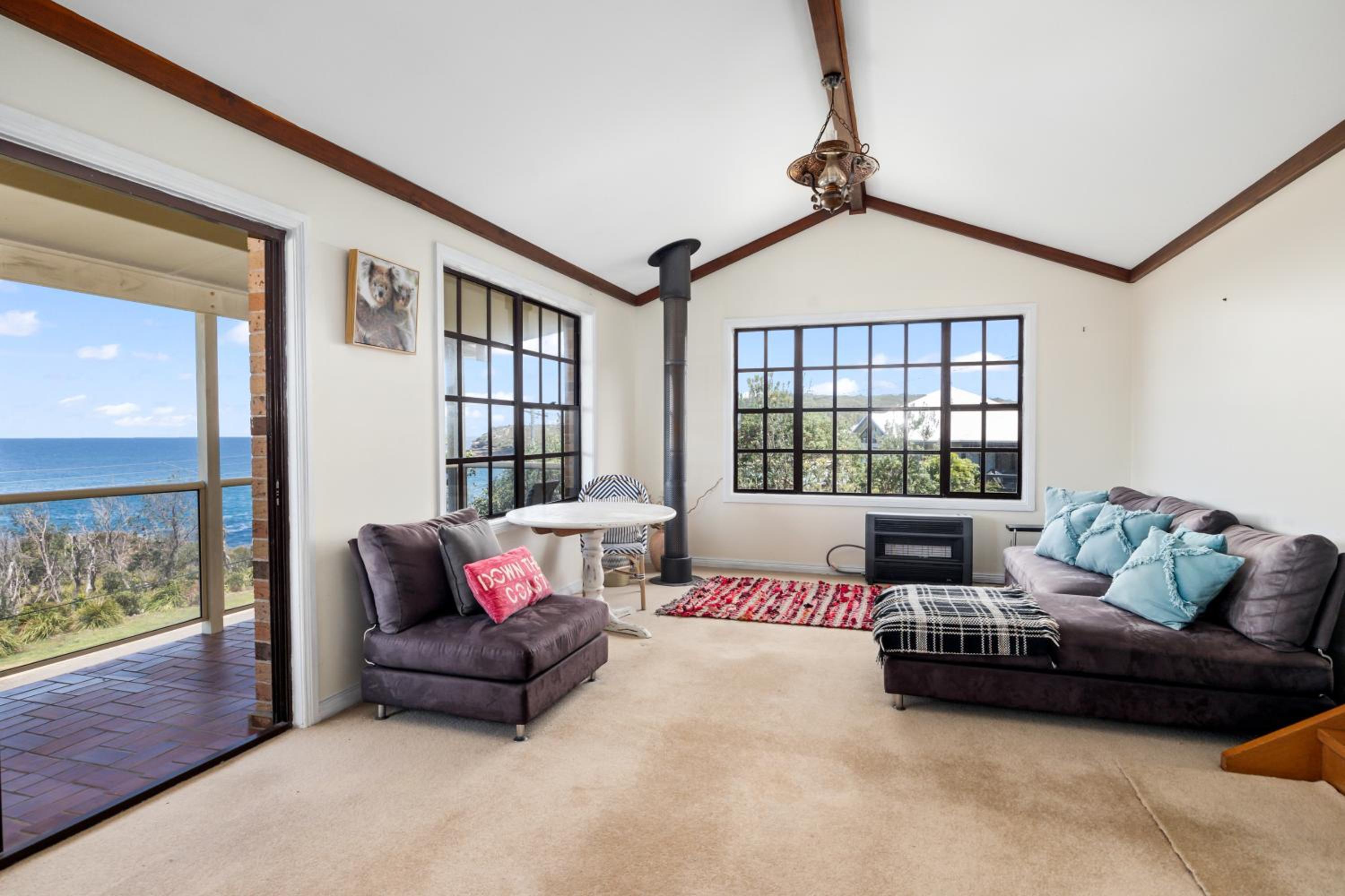 Merry Beach 2 Bedroom Waterfront Paradise