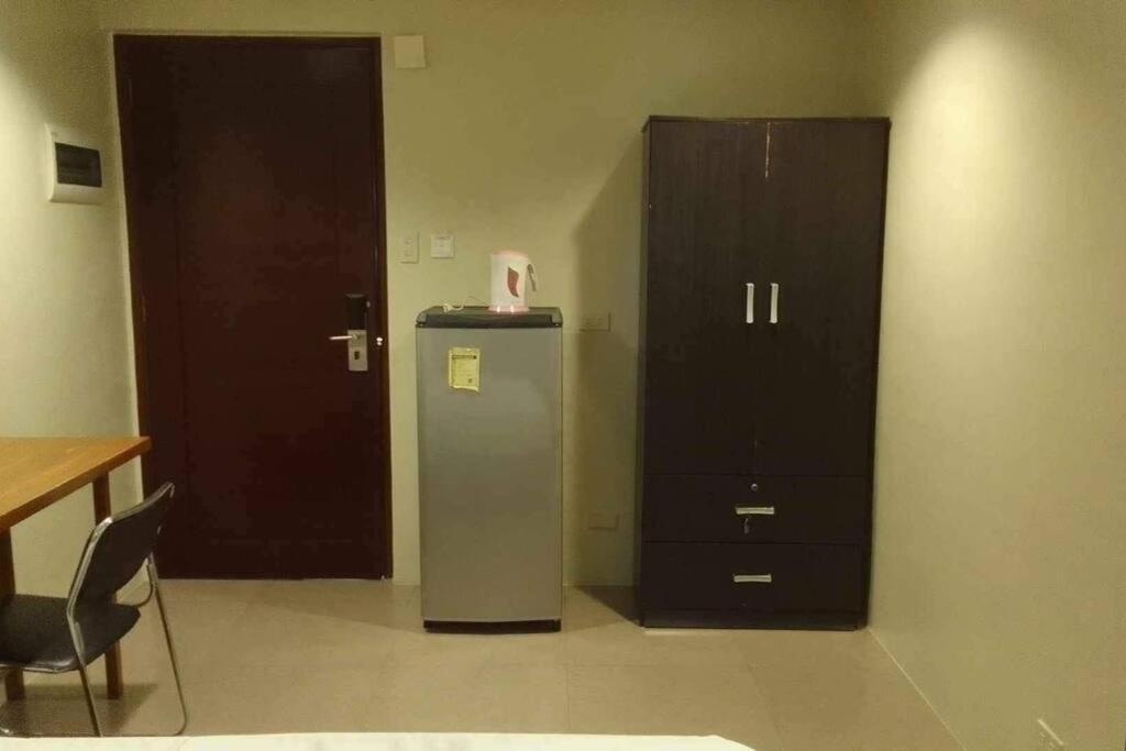 Spacious Studio Apartment B305 view 4