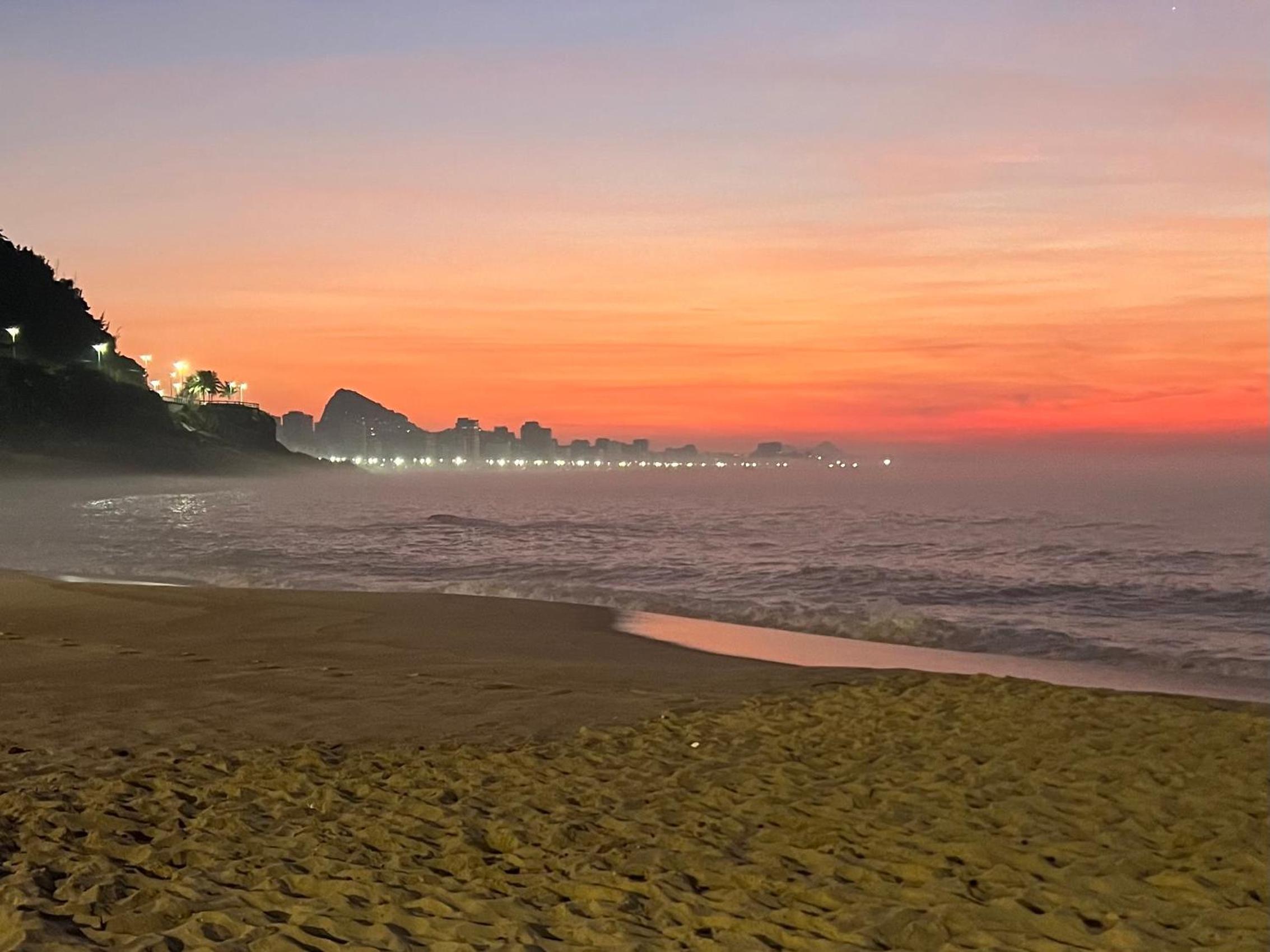 Ocean View House of Zepp - Good neighbourhood, 5 minute walk to the beach, stunning sunrise views