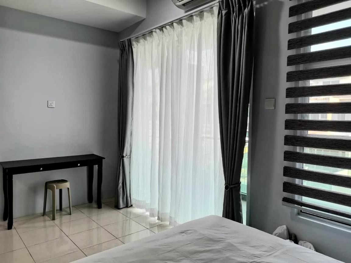 The Blue Residence with 4 bedrooms & 4 bathrooms photo 2