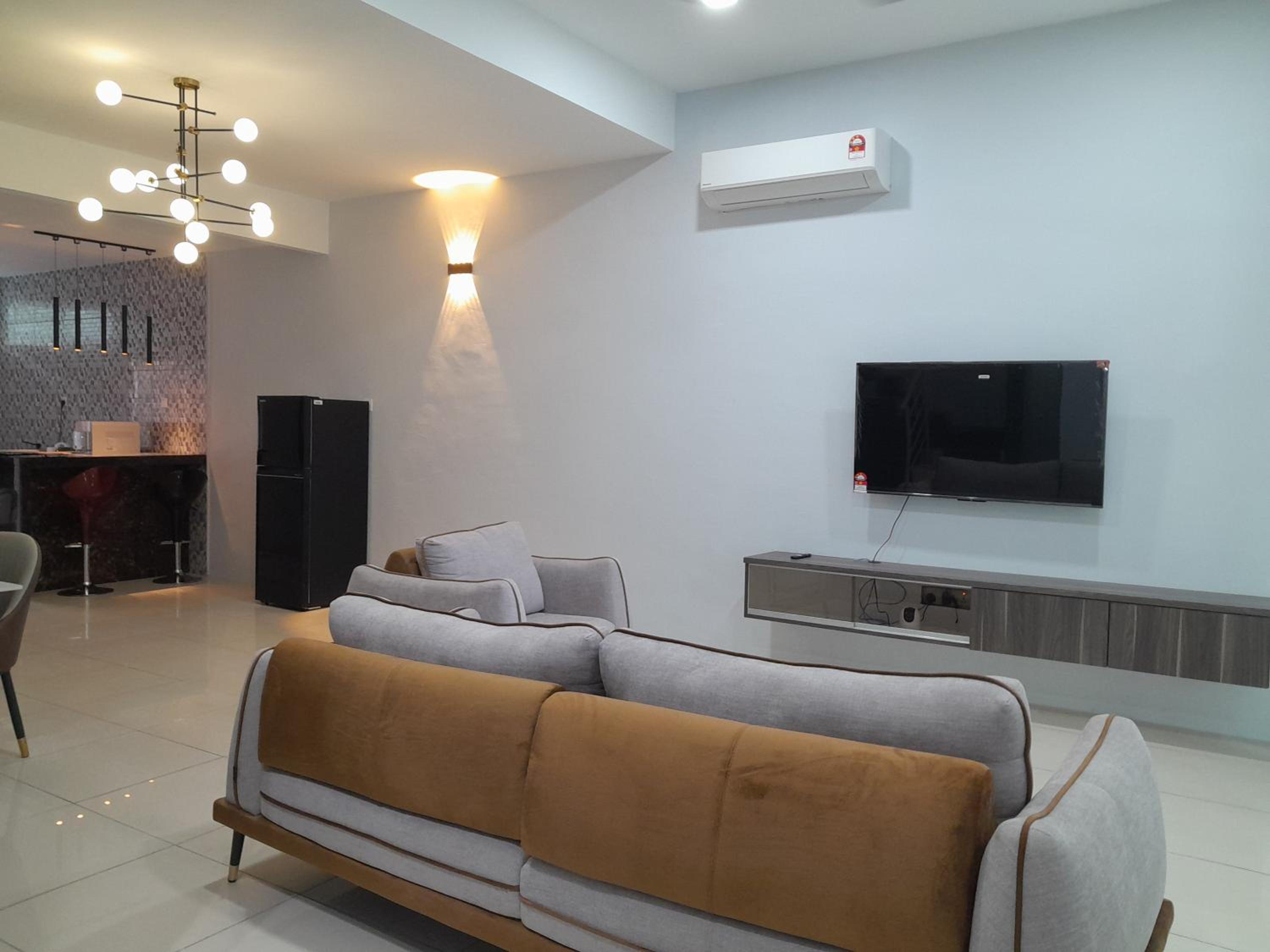 The Blue Residence with 4 bedrooms & 4 bathrooms view 3