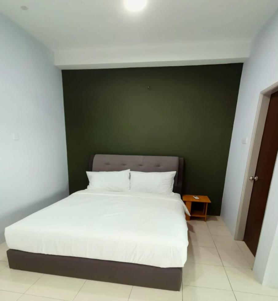 The Blue Residence with 4 bedrooms & 4 bathrooms photo 3