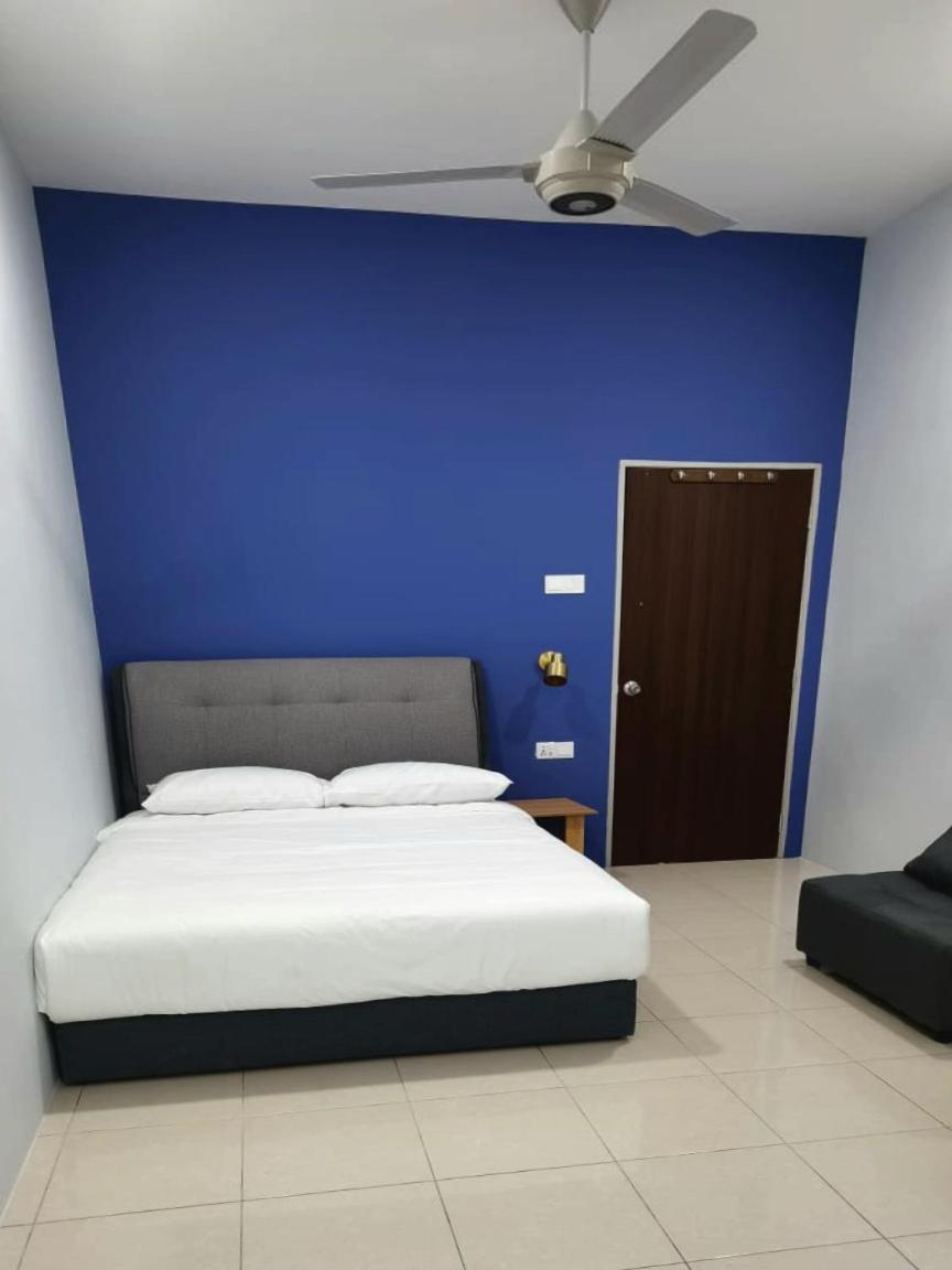 The Blue Residence with 4 bedrooms & 4 bathrooms photo 6