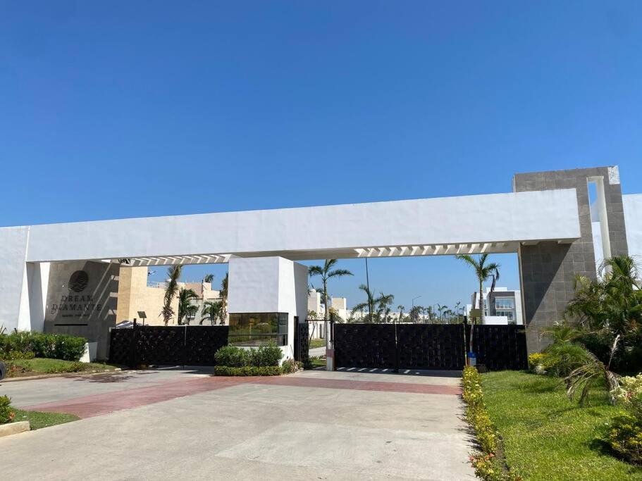 Increíble departamento Club de Playa canchas de pádel para 8 huéspedes