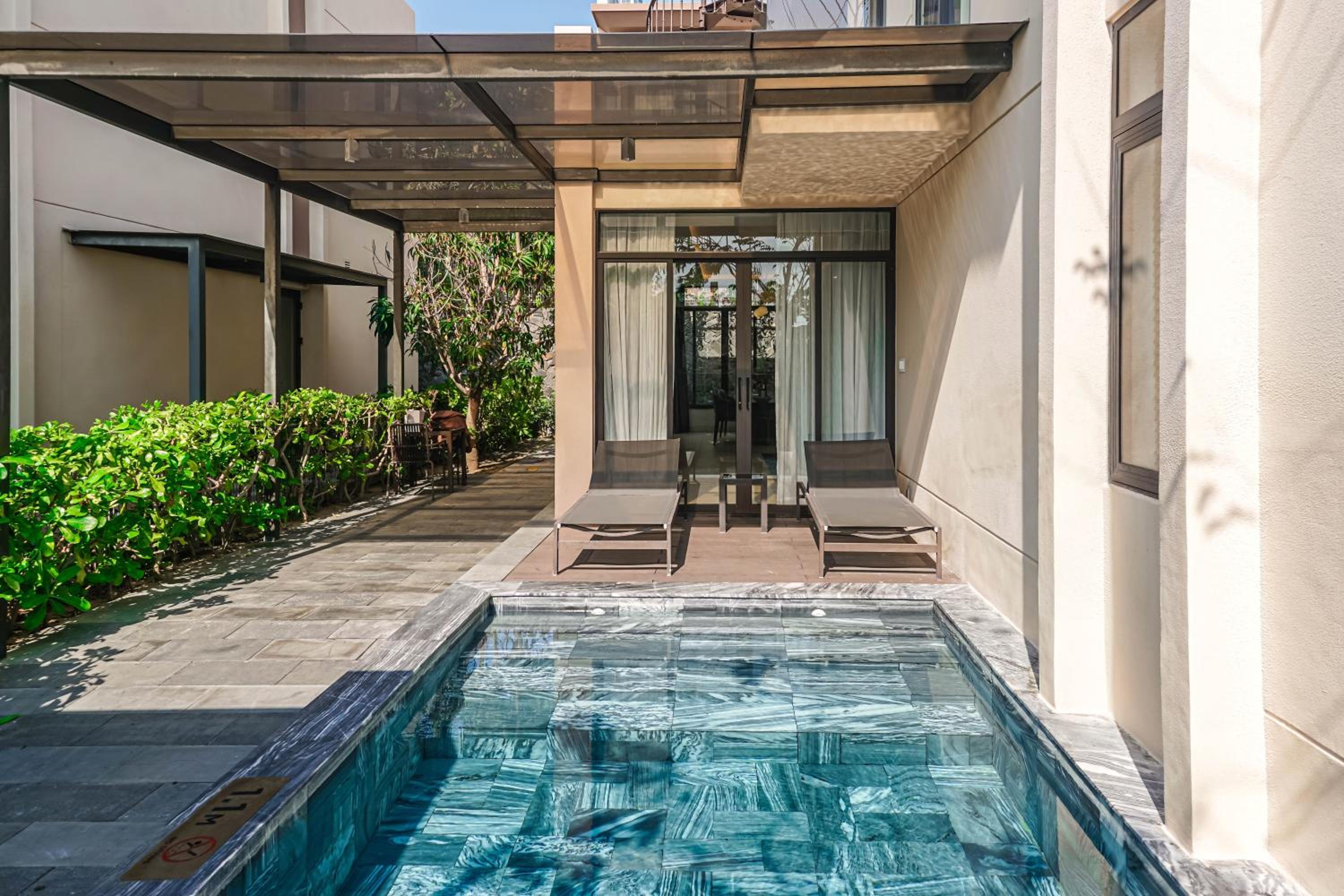 Seascape Villas In Long Beach Cam Ranh