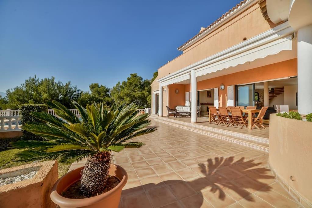 Villa mediterránea con vistas al mar en Sierra de Altea view 3