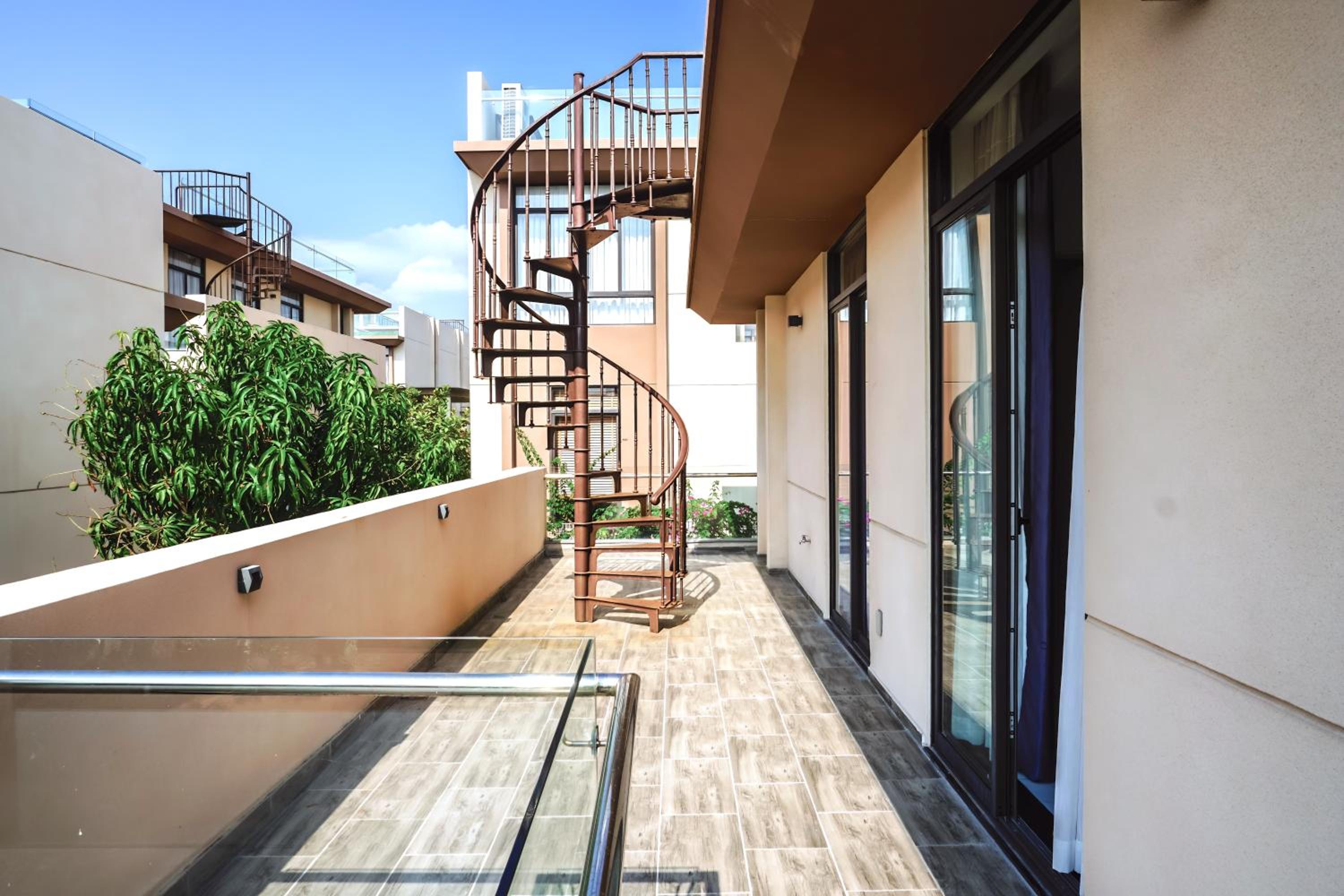 Seascape Villas In Long Beach Cam Ranh