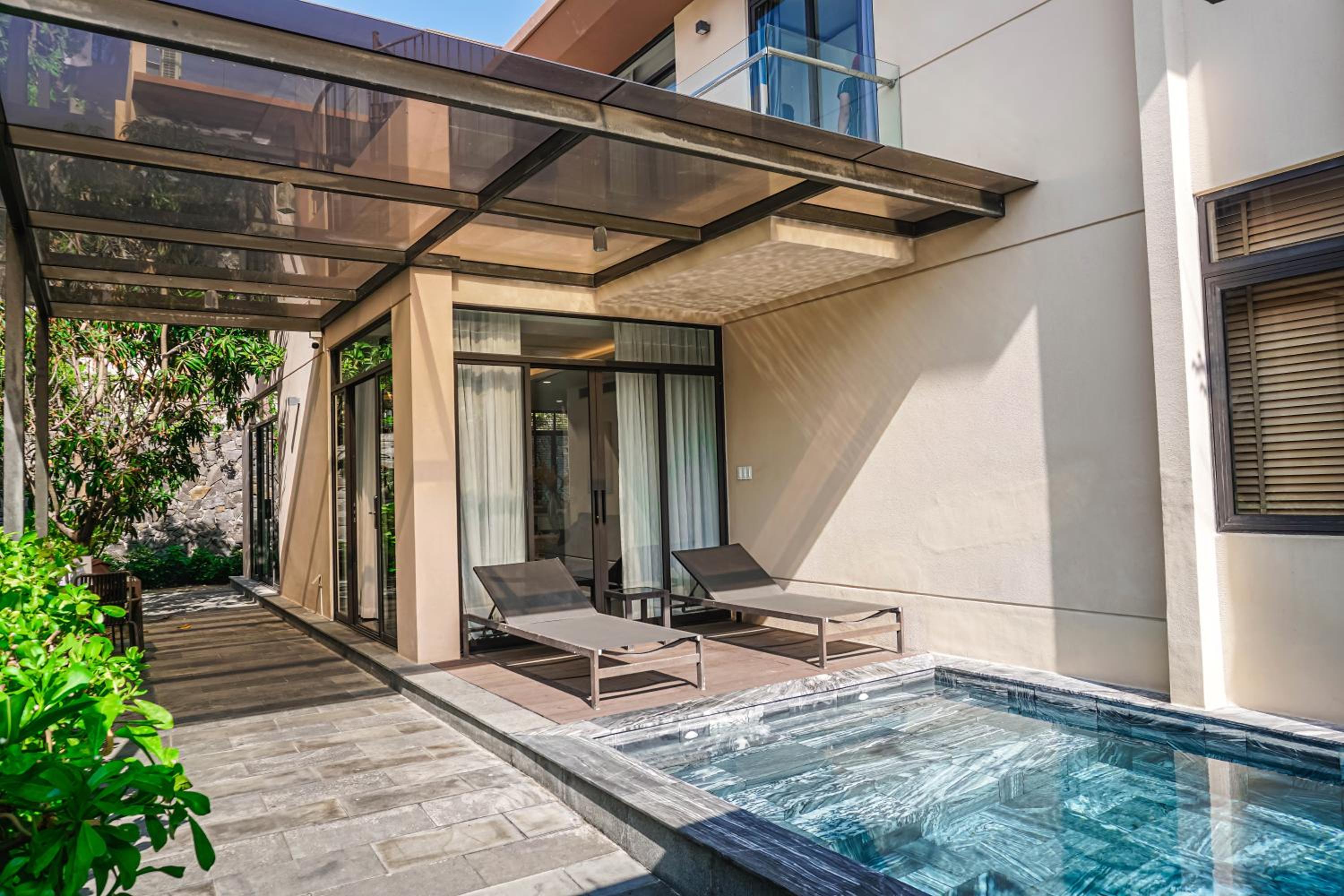 Seascape Villas In Long Beach Cam Ranh