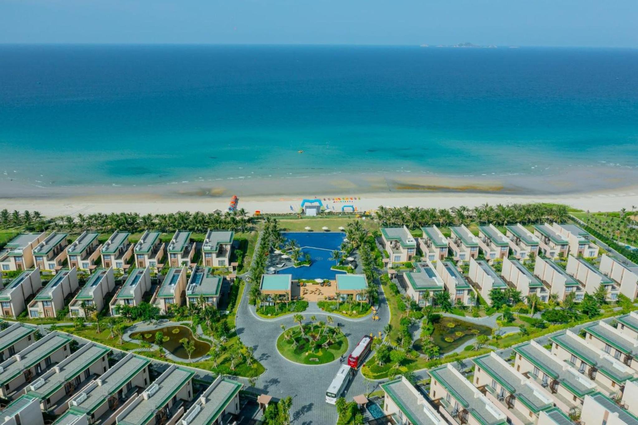 Seascape Villas In Long Beach Cam Ranh