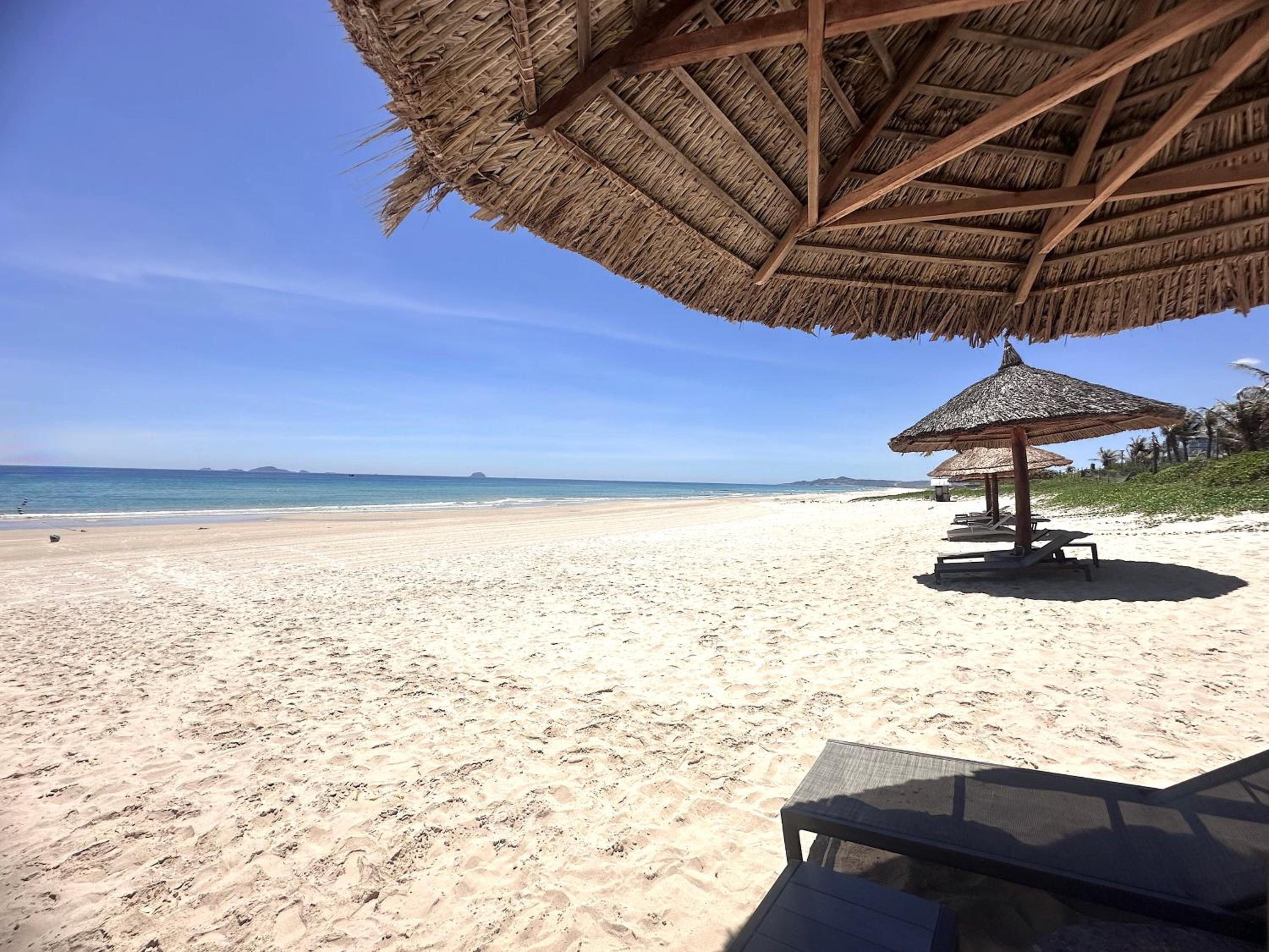 Seascape Villas In Long Beach Cam Ranh