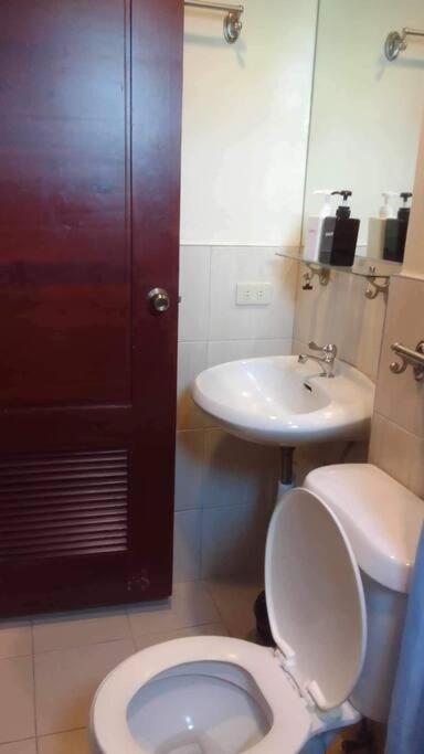Spacious Studio Apartment B306 view 2