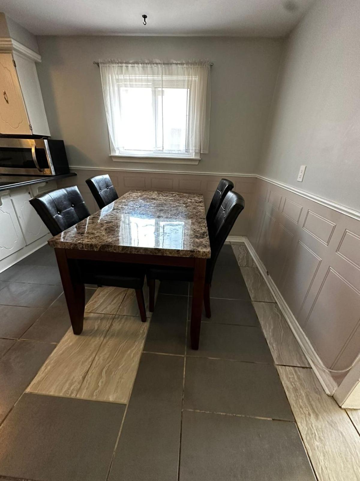 Value for Money Room in Brampton 2