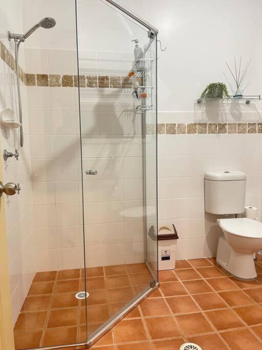 Aircabin - Tuggerawong - Lake Front - 3 Beds House