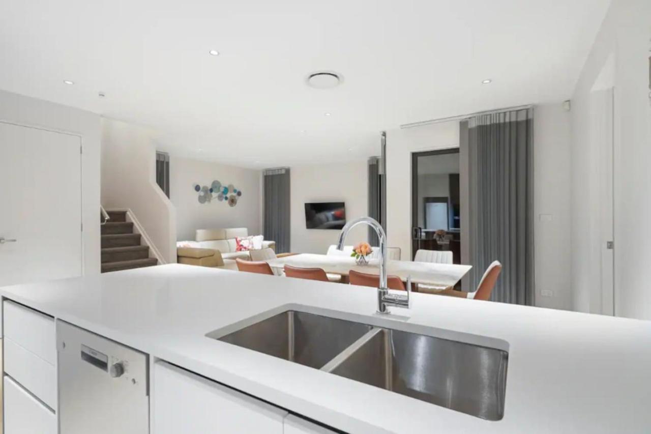 Nexus Townhouse with Parking and Wifi view 4