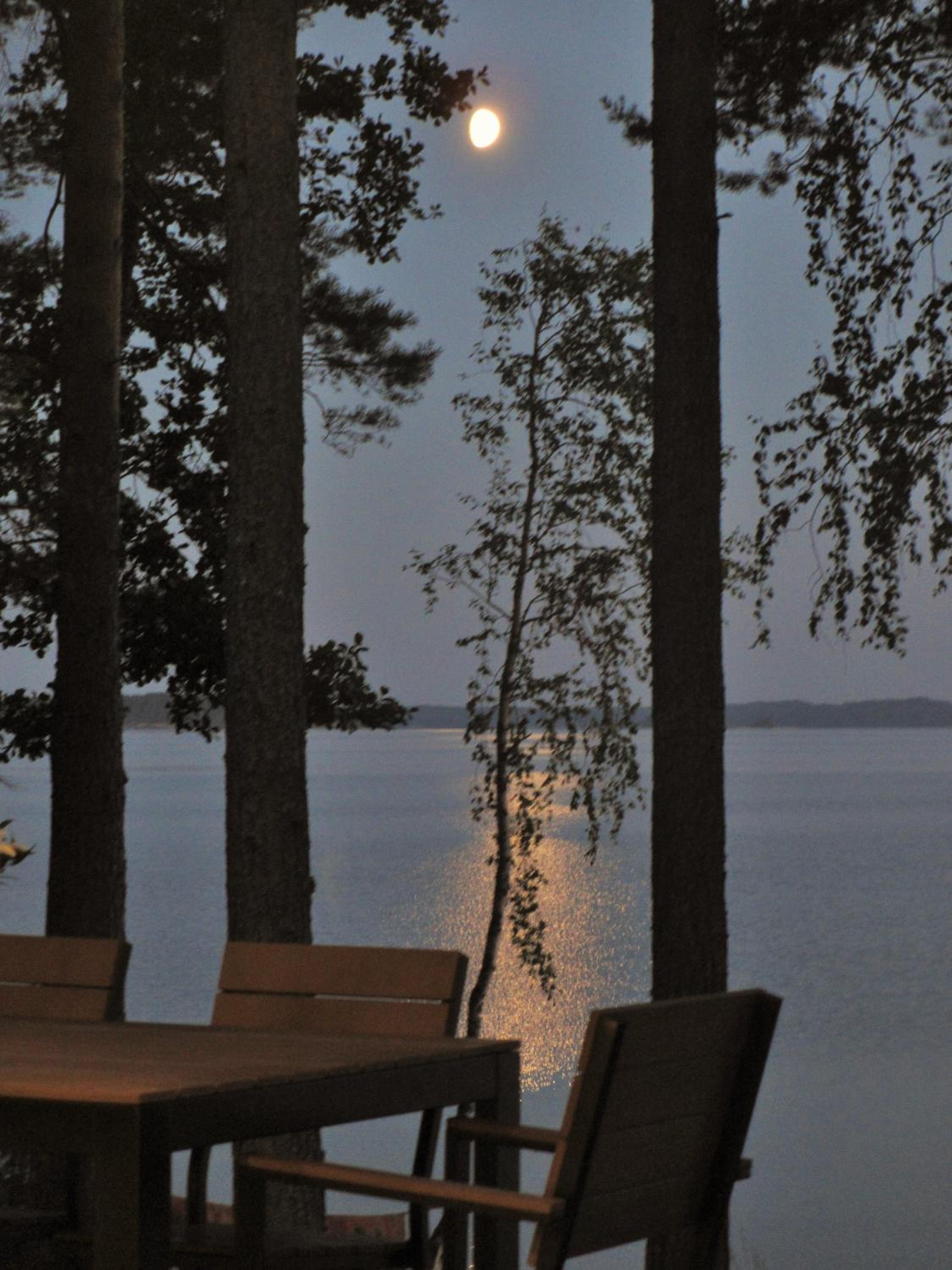 Lakeside Cottages