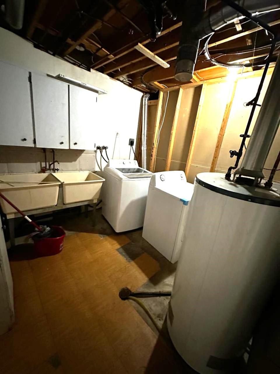 Charming & Affordable Private Room Near Plaza Restaurant & Gym 4