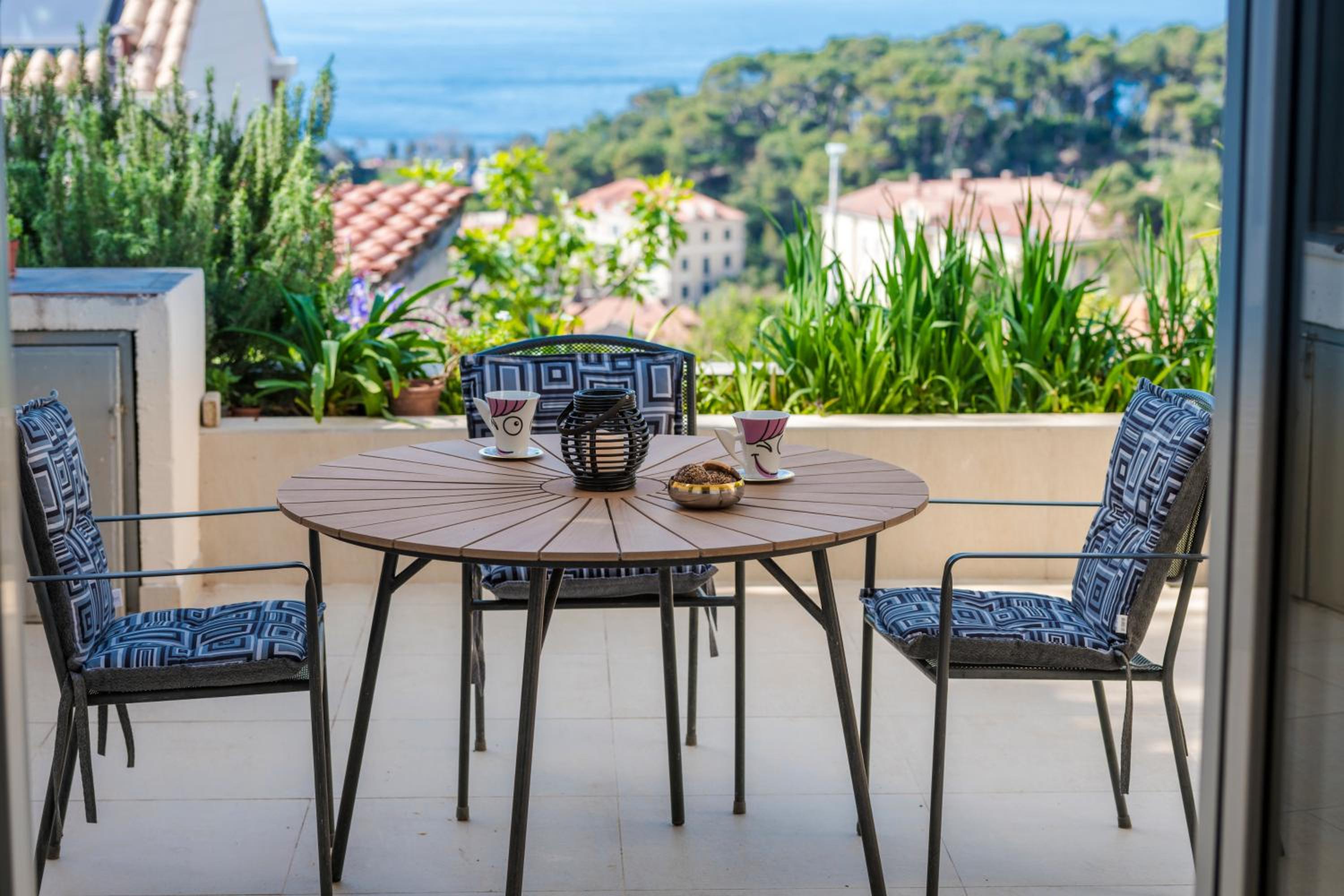 balance & terrace