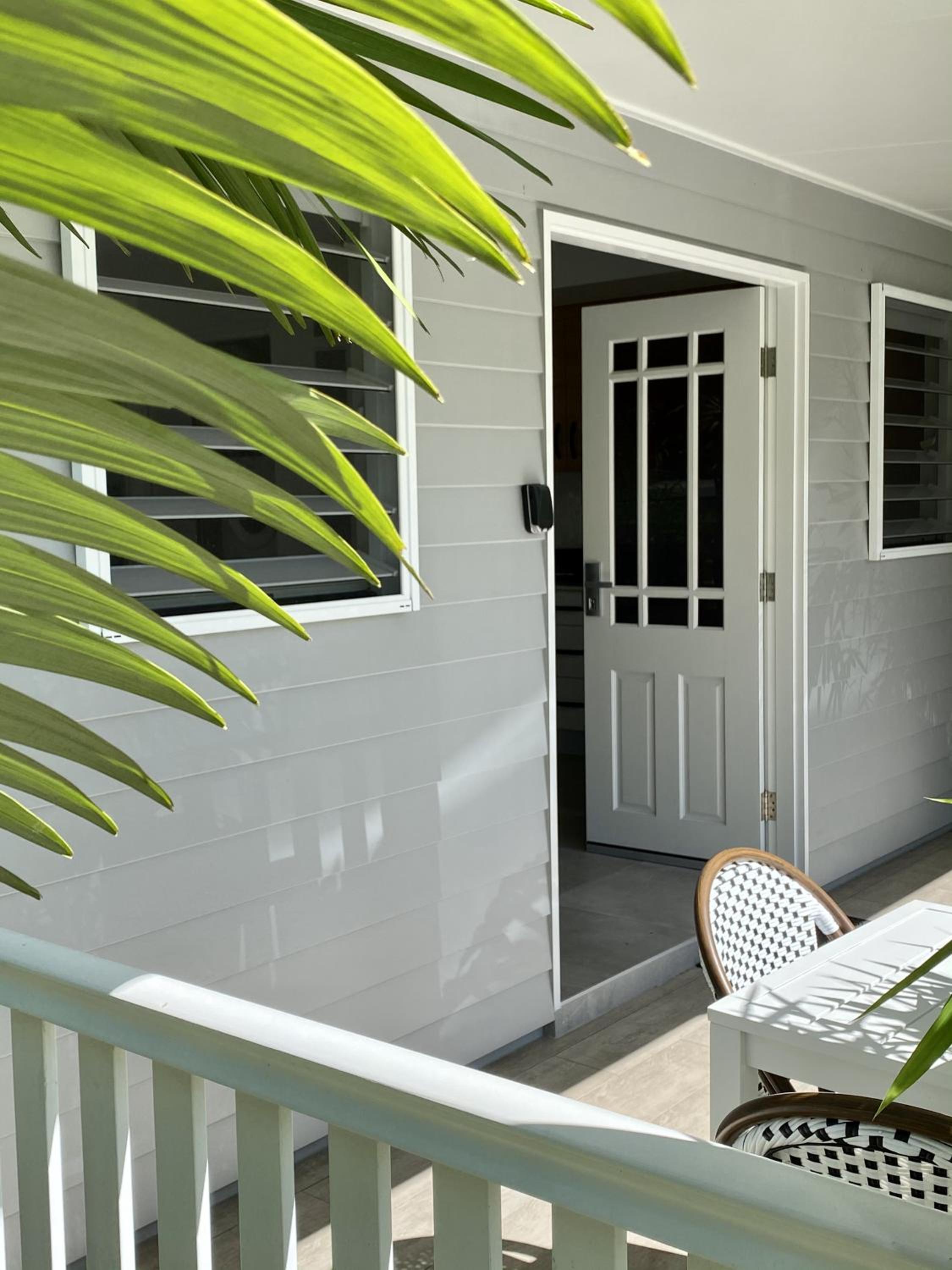 Industrial Luxe Villa - Boutique 1 bedroom luxury Villa