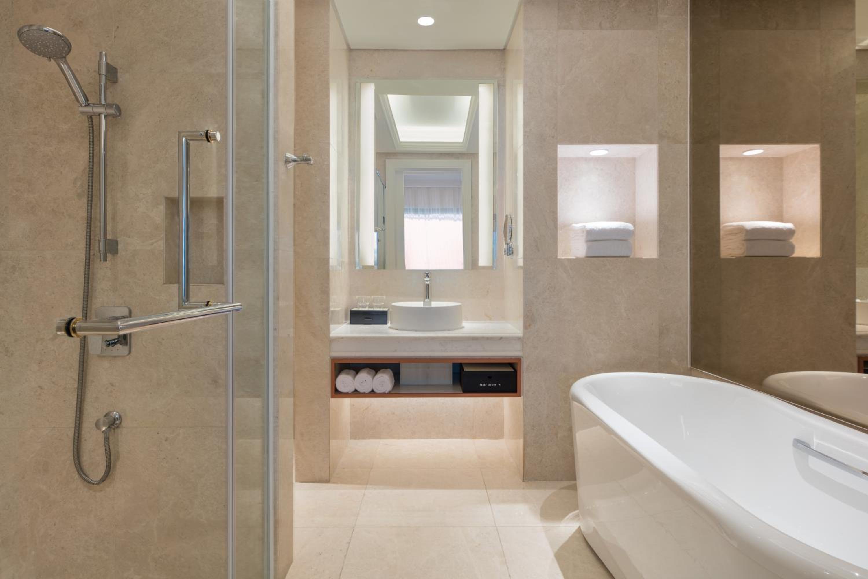Sheraton Grand Danang Beach Resort & Spa
