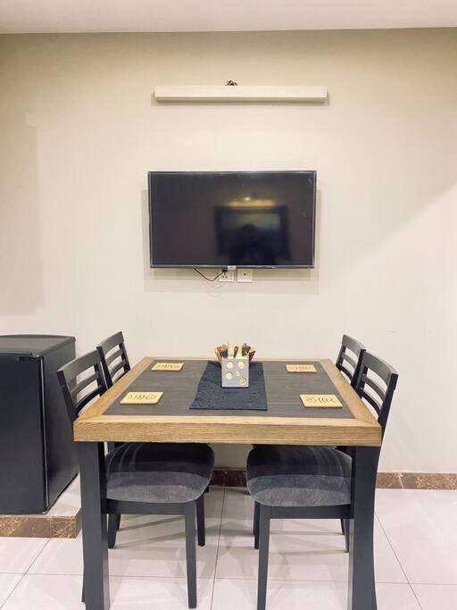 Bahria Town Lahore - NEXT INN Luxury Apartment to Admire your stay 102 view 4