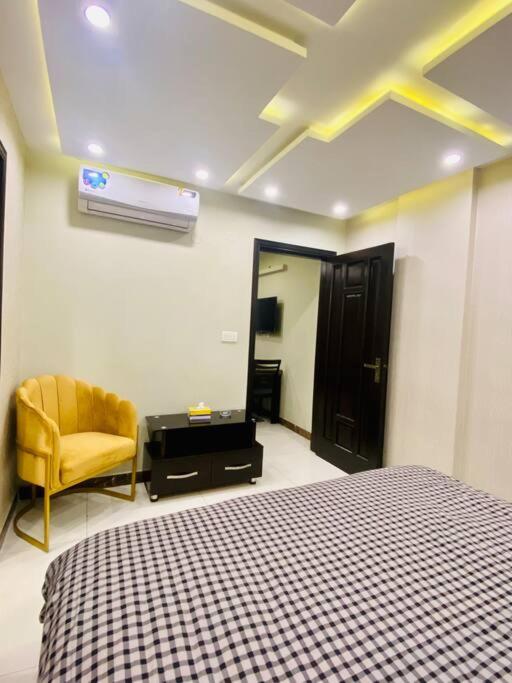 Bahria Town Lahore - NEXT INN Luxury Apartment to Admire your stay 102 view 5