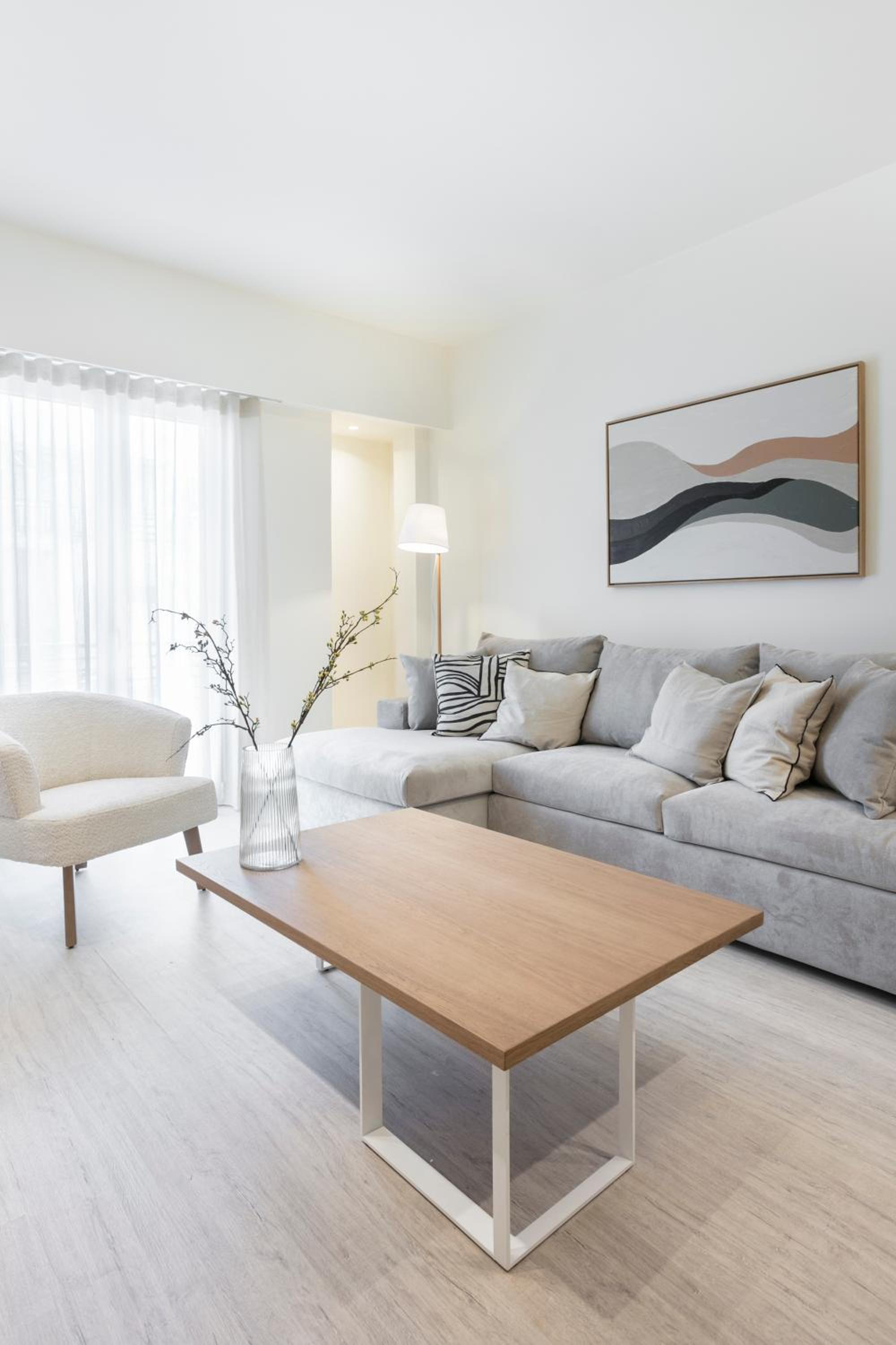 Deluxe Apartment in Kallithea with Balcony & Wifi