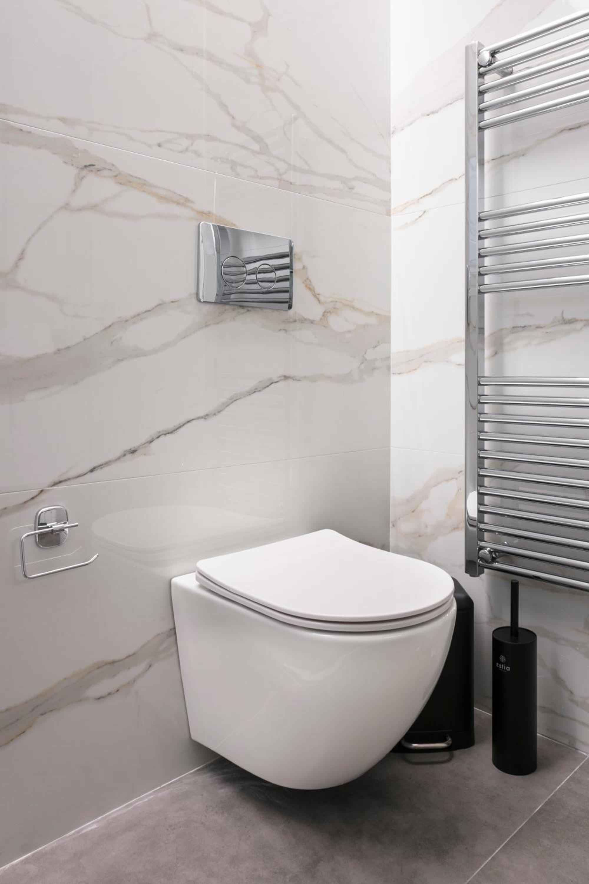 Deluxe Apartment in Kallithea with Balcony & Wifi