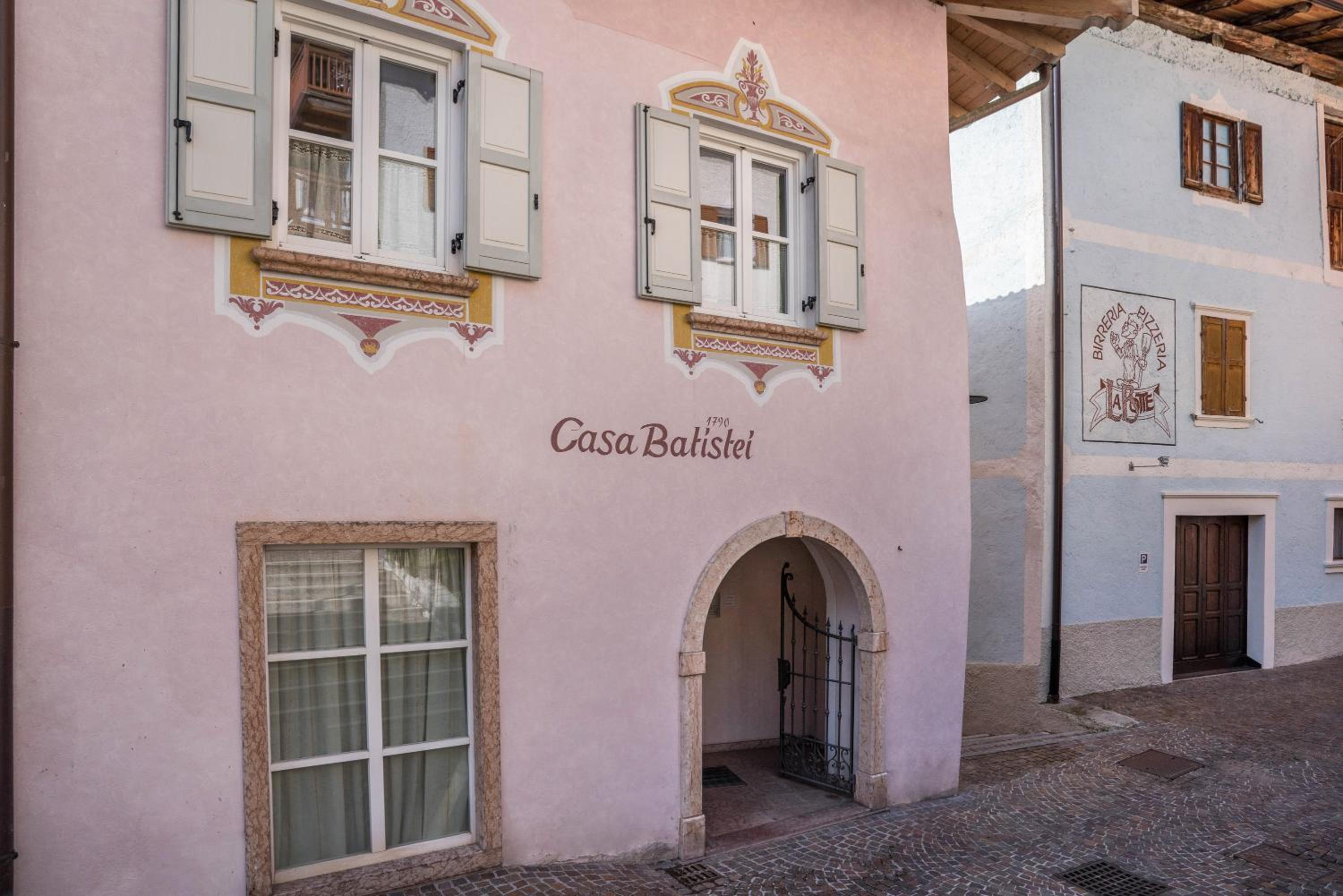 Casa Batistei Ribes view 3