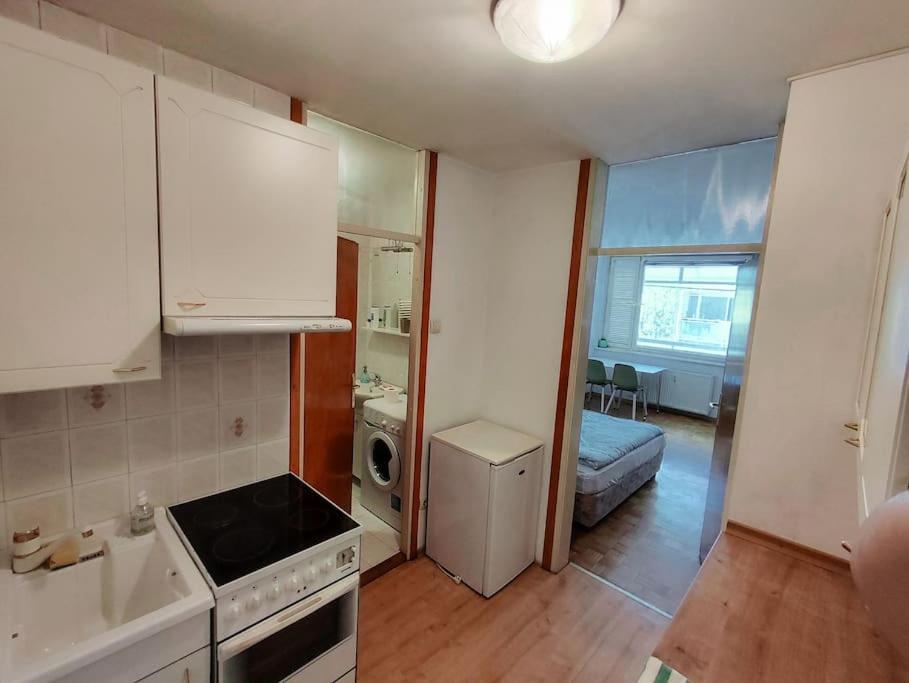 Quiet Apartment Near City Center view 2