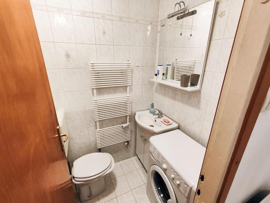 Quiet Apartment Near City Center view 3