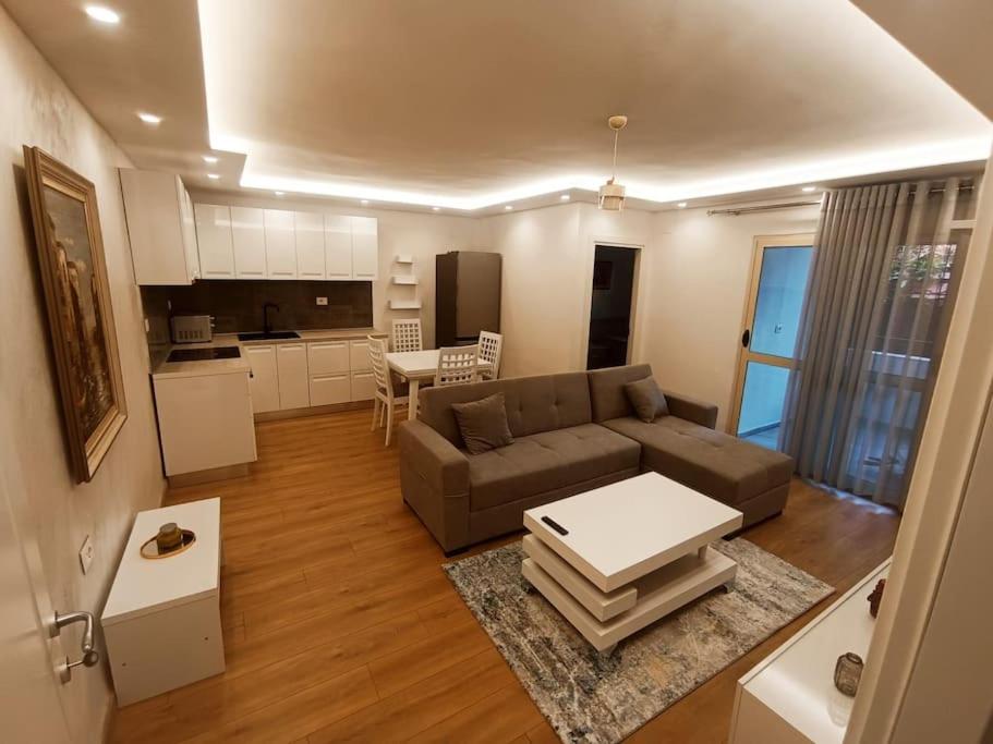 Caka’s Central Apartment