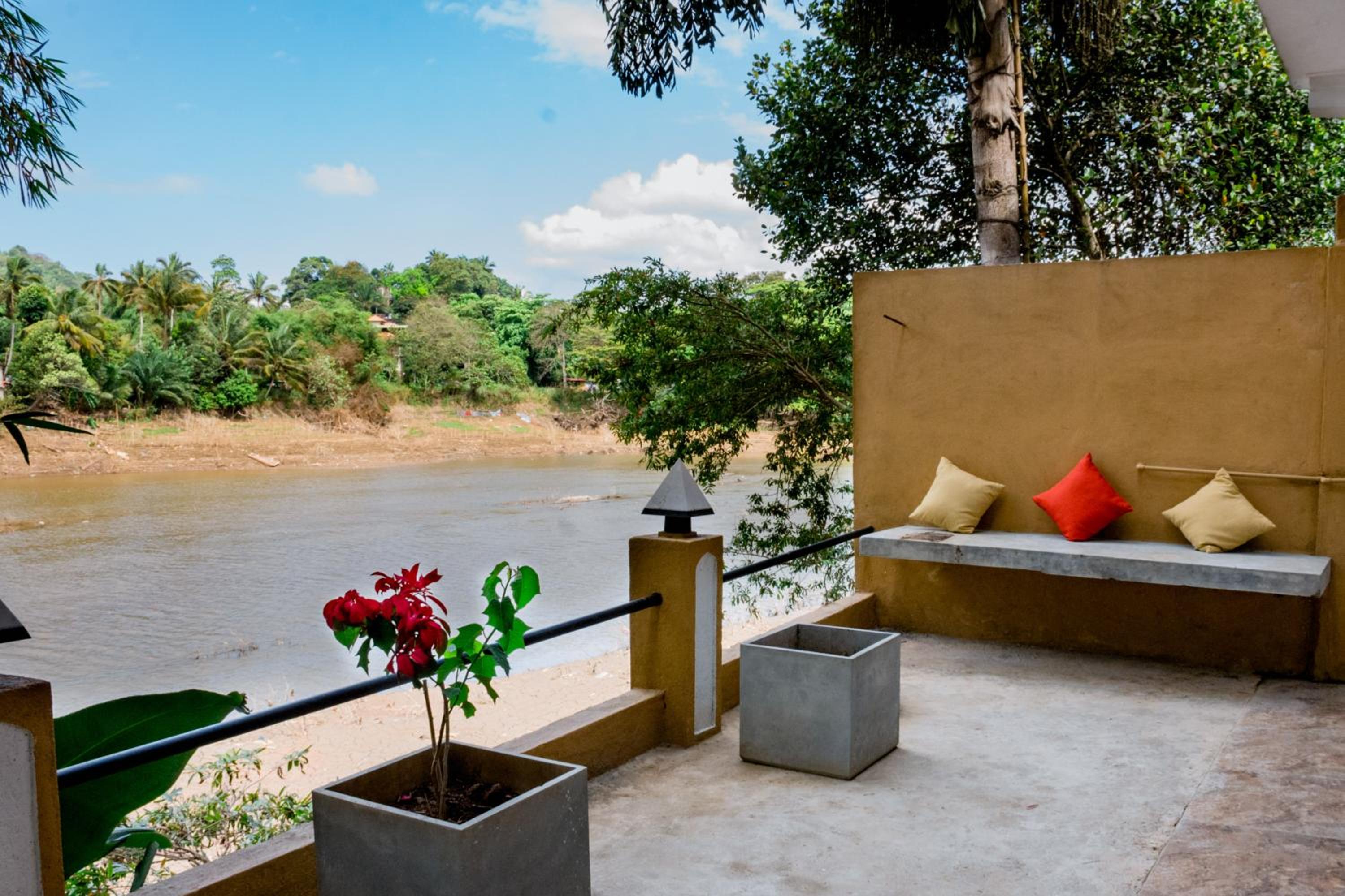 Riverview Bliss