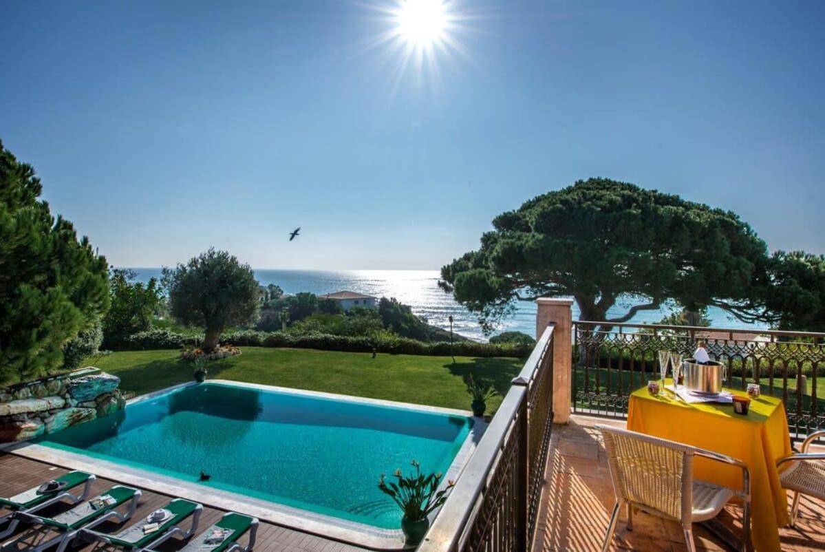 Villa Mauri Luxe - Beautiful beachfront villa