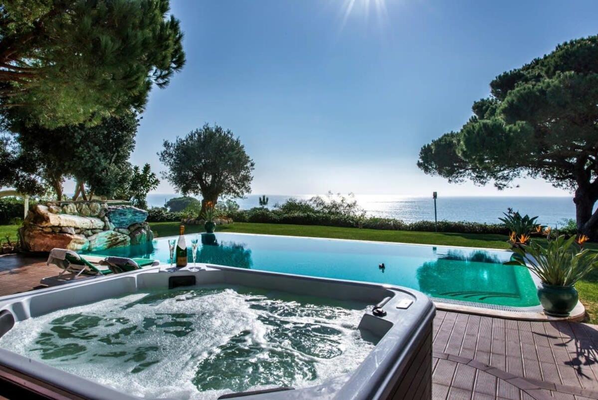 Villa Mauri Luxe - Beautiful beachfront villa