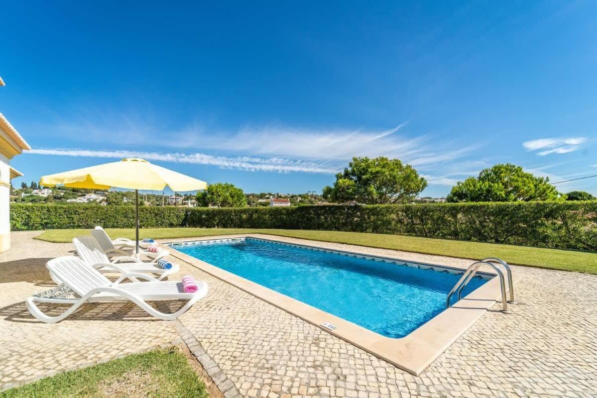 Villa Mina - Large house sleeps 9, walk to beach, golf and shops view 2