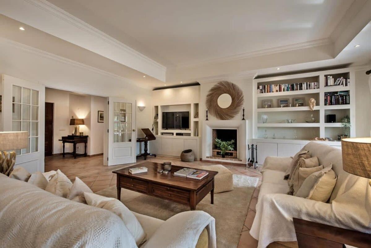 Villa Zarana fantastic house in Salinas view 4
