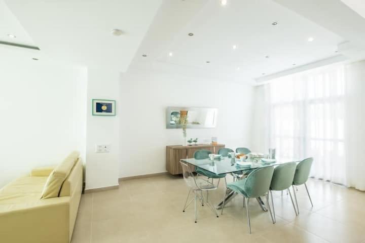 Villa Adaro - Large Luxury close to marina view 5