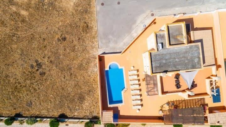 Villa Habitate - pool fence & heating beach bars view 2