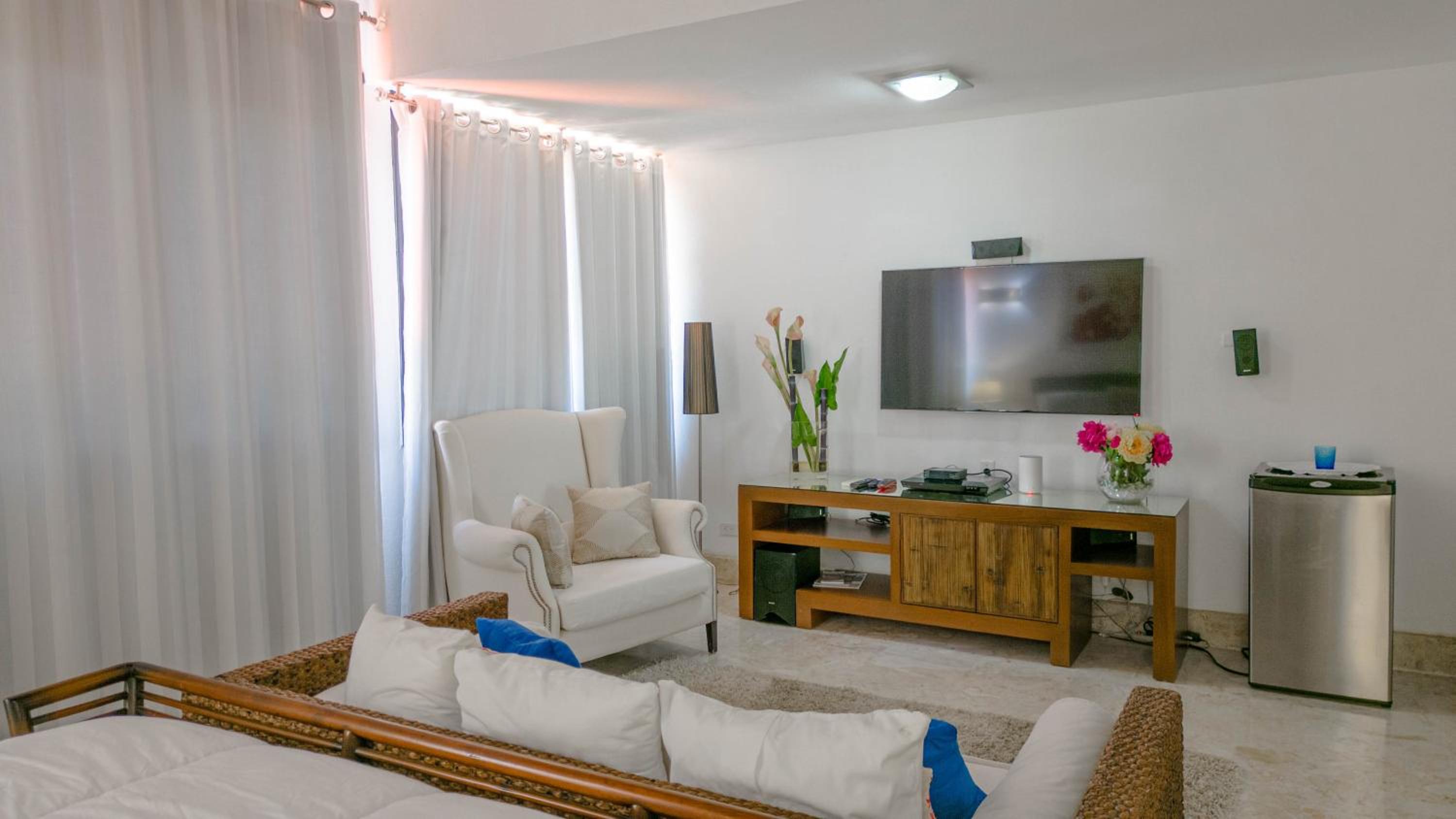 Casa de Campo 4-BR Retreat: Pool, Jacuzzi, Sauna, Chef & Maid view 5