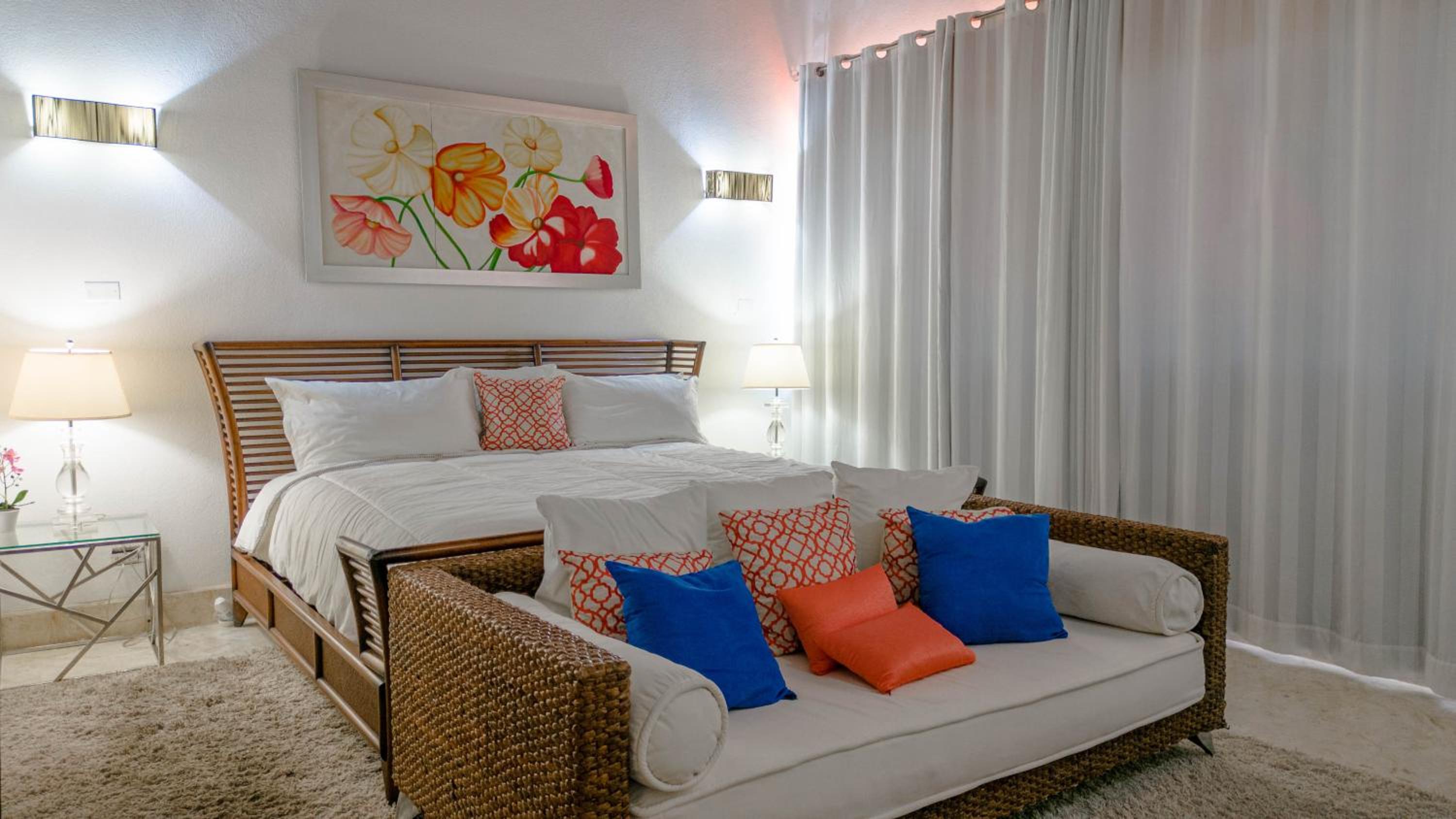 Casa de Campo 4-BR Retreat: Pool, Jacuzzi, Sauna, Chef & Maid view 4
