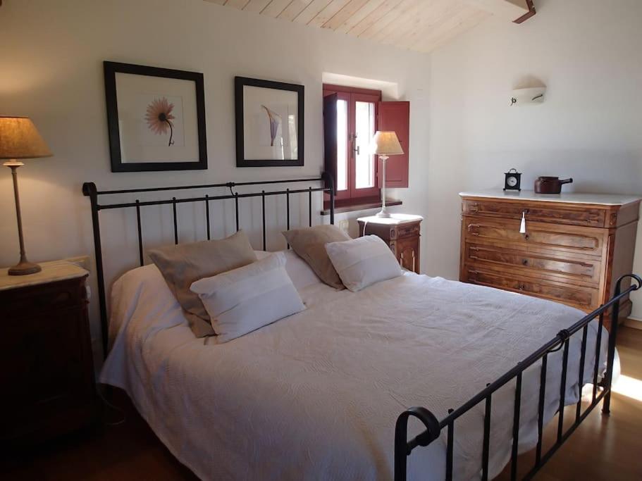 Casa San Pietro, restored farmhouse with pool