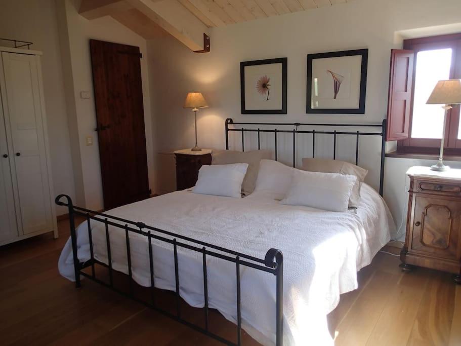 Casa San Pietro, restored farmhouse with pool