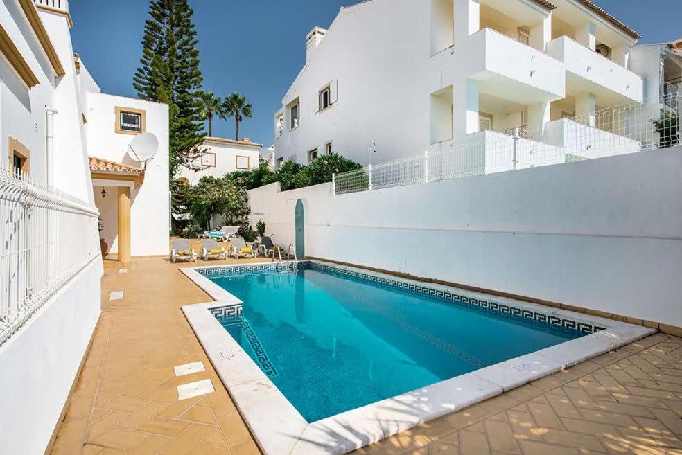 Villa Almanda - Spacious villa perfectly located between Albufeira Marina and the Old Town