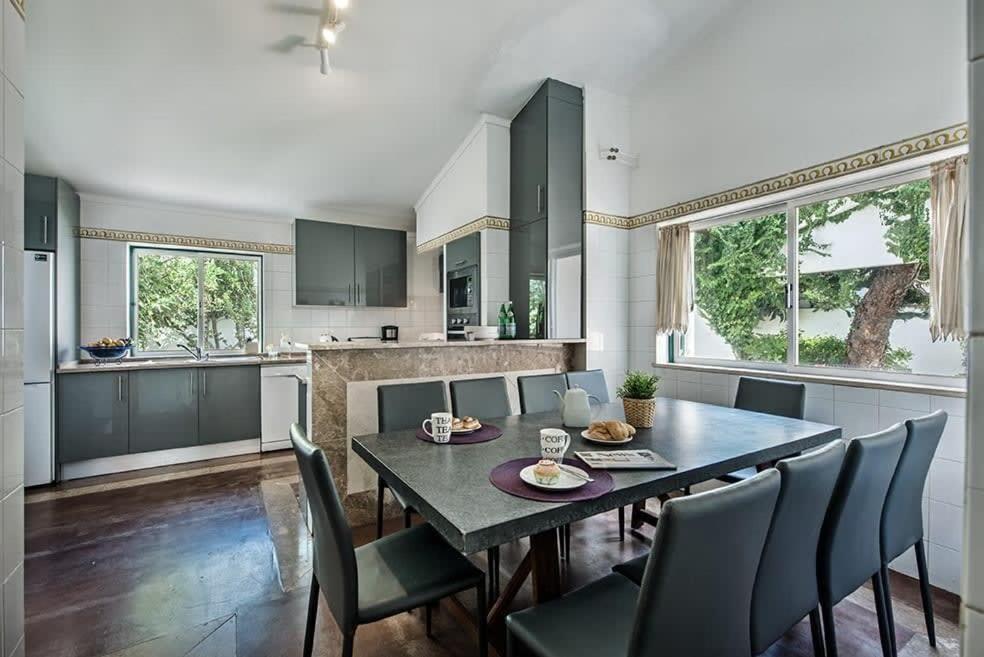 Villa Almanda - Spacious villa perfectly located between Albufeira Marina and the Old Town