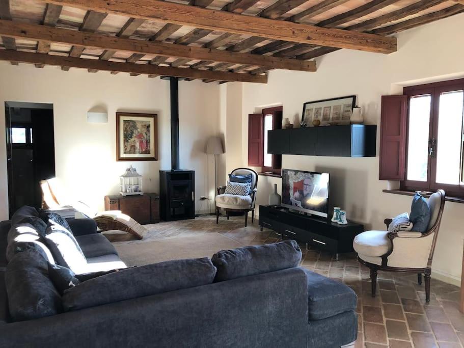 Casa San Pietro, restored farmhouse with pool