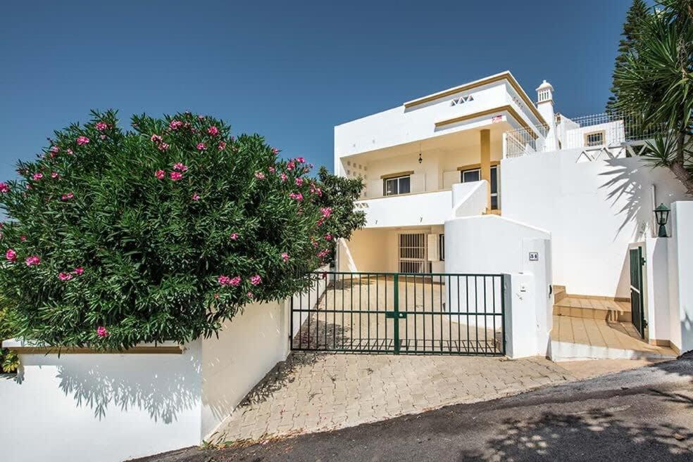Villa Almanda - Spacious villa perfectly located between Albufeira Marina and the Old Town